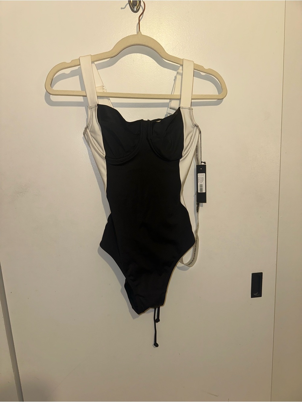 NWT TA3 Lifty Contour Swimsuit Black/White Size Small Regular